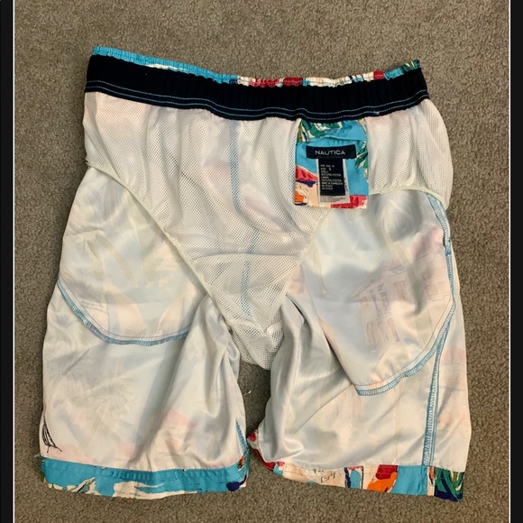 Nautica NWT AOP swim trunks - Picture 3 of 6